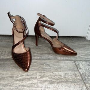 Naturalizer 27 Edit Abilyn in Copper Snake (Bronze) Ankle Strap pumps Heels. US6
